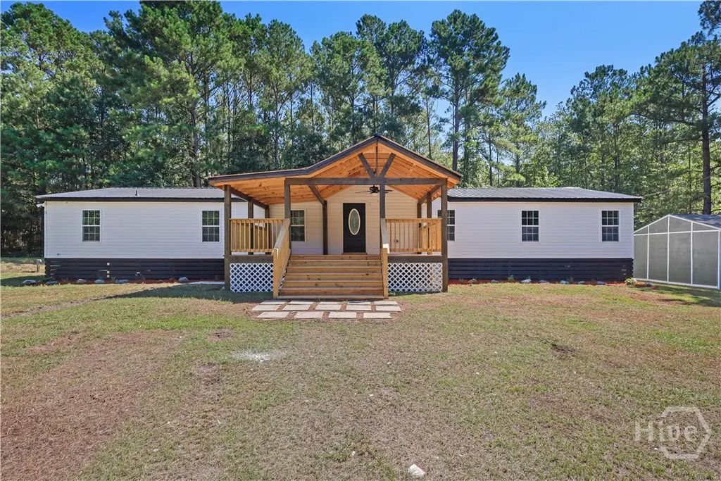 2458 Cecil Nobles Highway, Ludowici