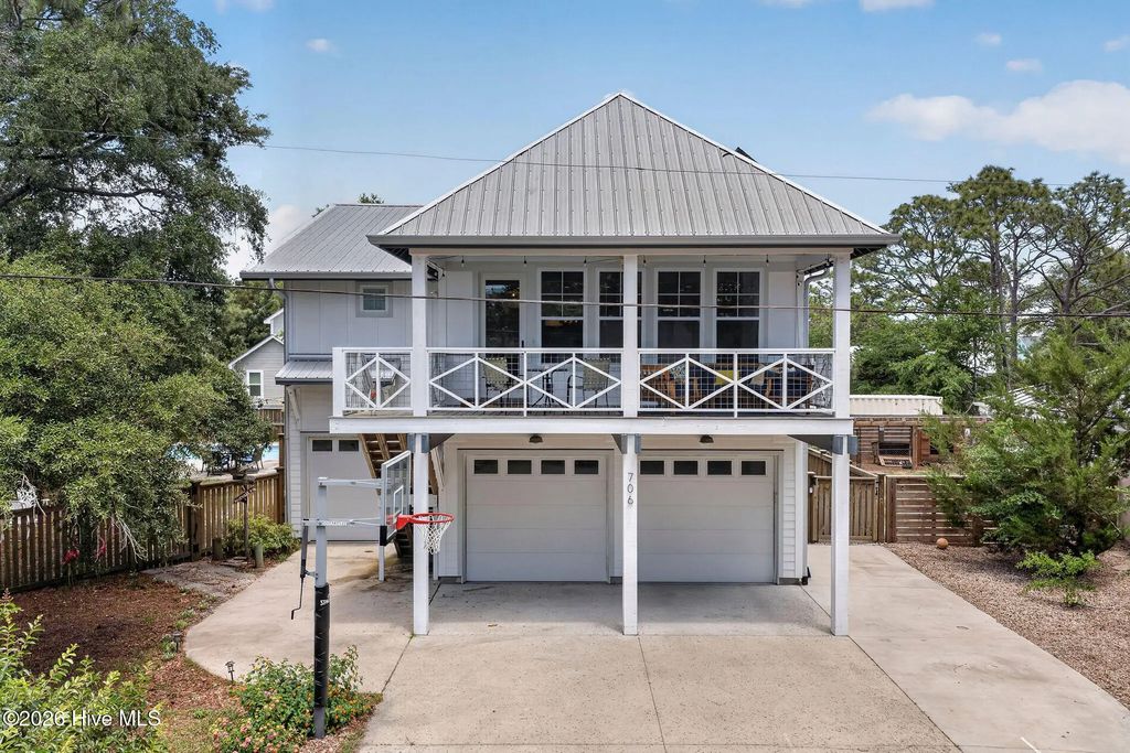 706 Tarboro Avenue, Carolina Beach