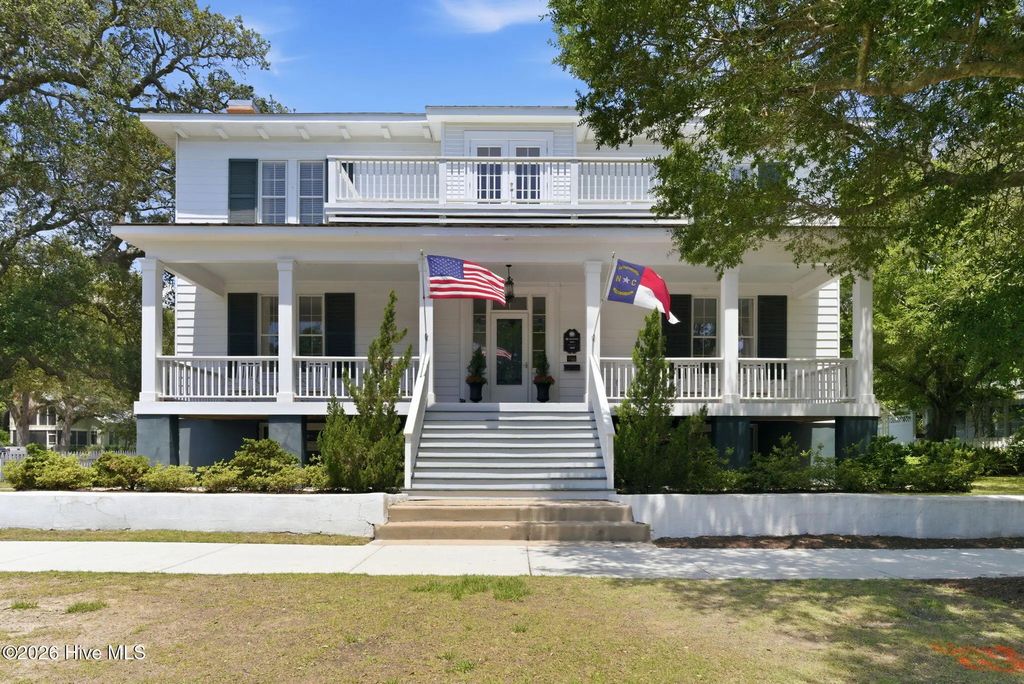 301 E Bay Street, Southport
