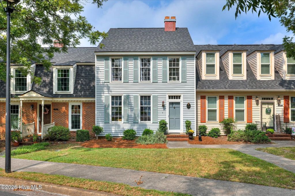 374 Folkstone Circle, Richmond