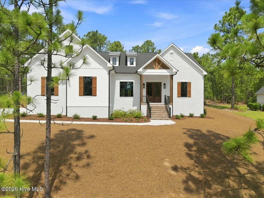 117 Steeplechase Way, Southern Pines