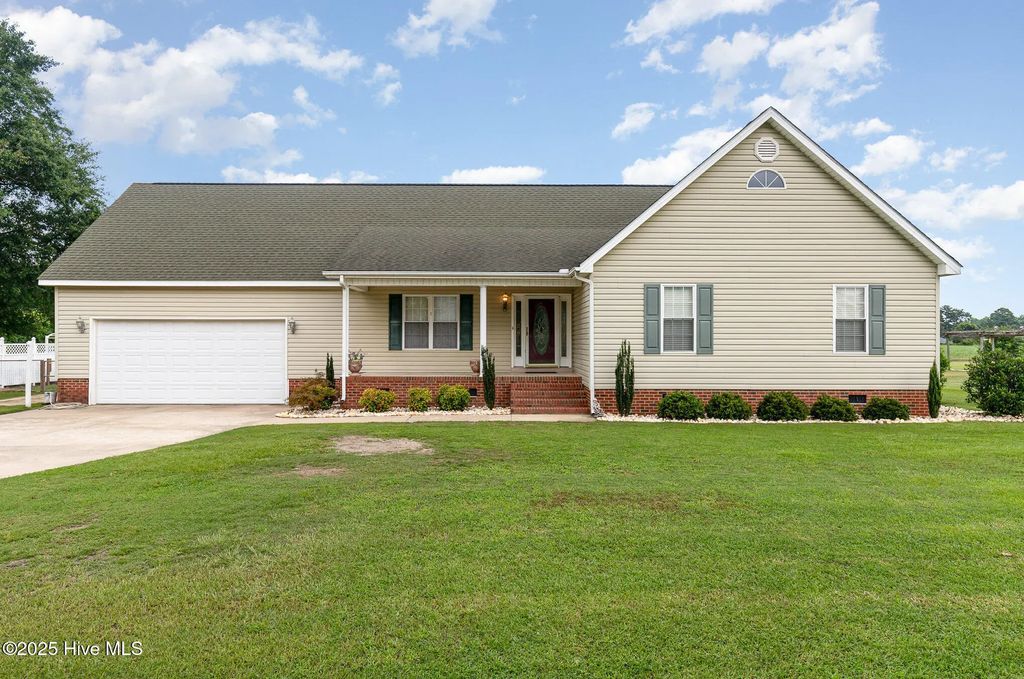 260 Naylor School Road, Roseboro