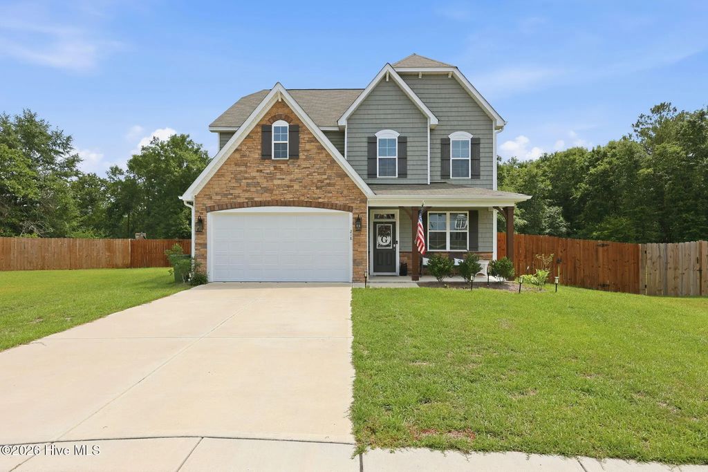 218 Woodsrun Street, Raeford