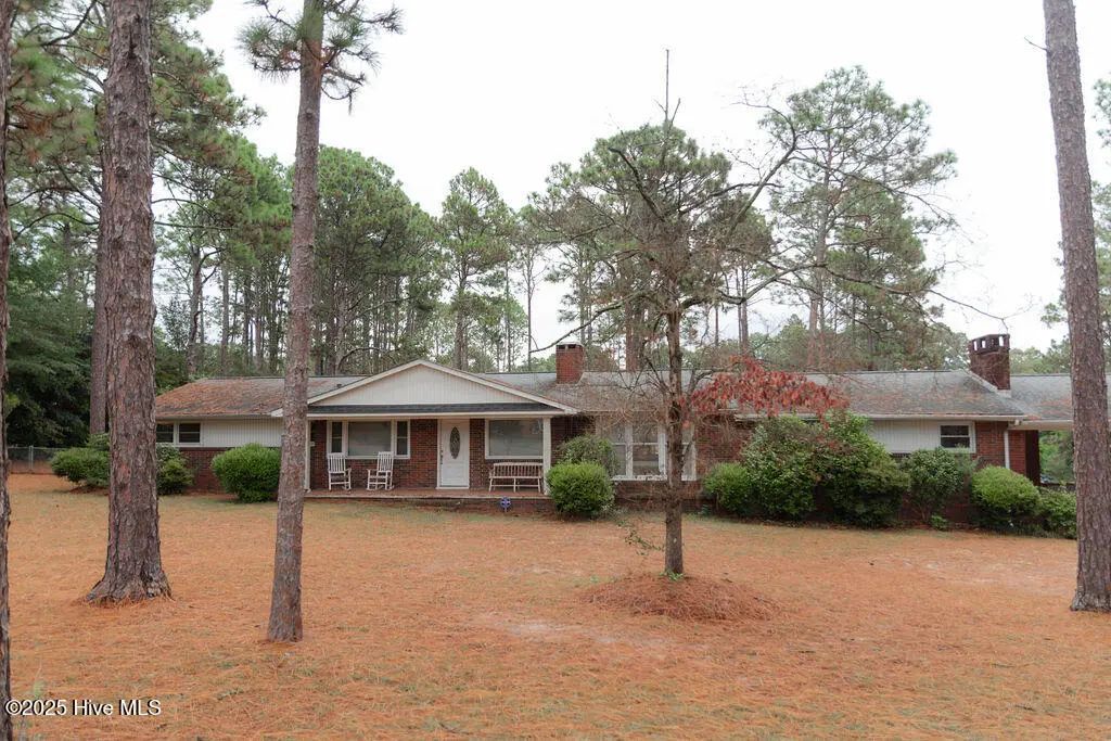 303 Dogwood Lane, Hamlet