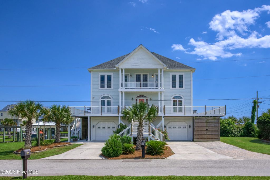 306 Marina Way, North Topsail Beach
