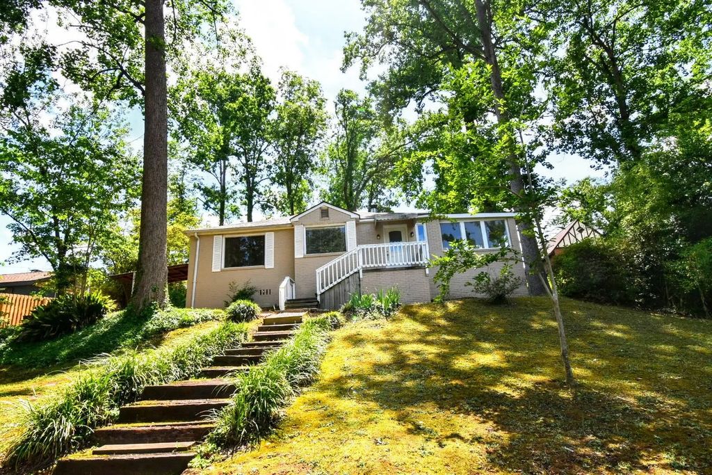 2312 Laurel Lane, Richmond