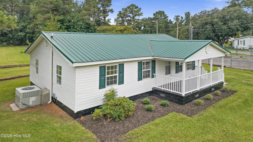 3537 S Nc 11 Highway, Wallace