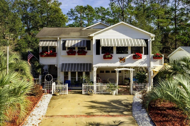 212 Ne 35th Street, Oak Island Wooded