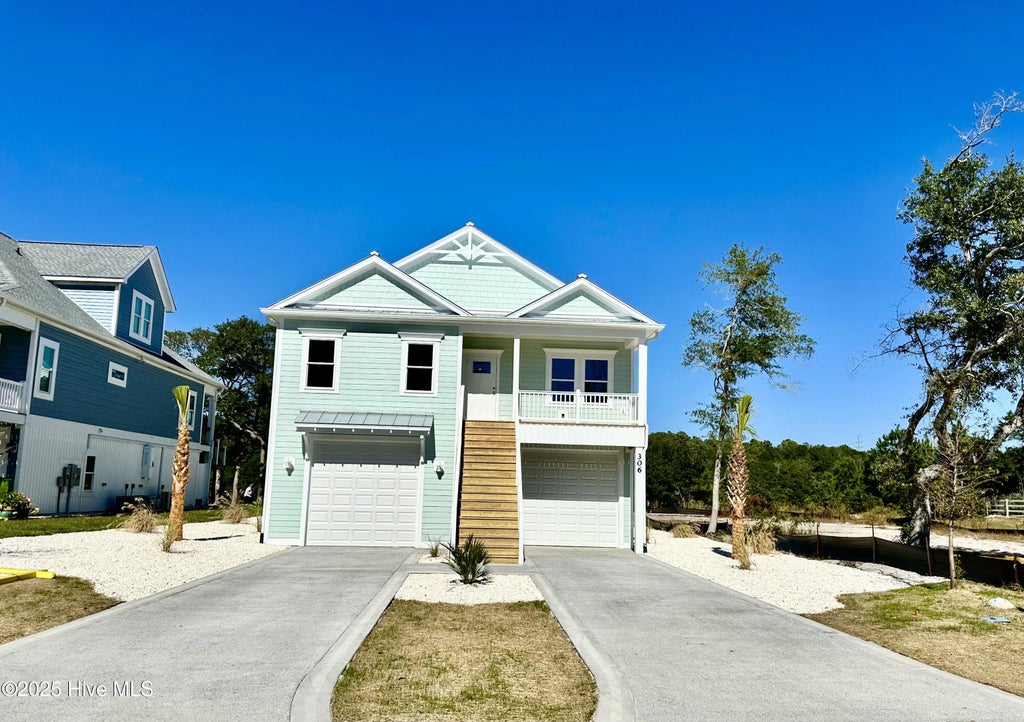 306 E Yacht Drive, Oak Island