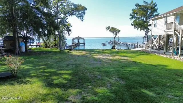 804 Canal Cove Road, Lake Waccamaw