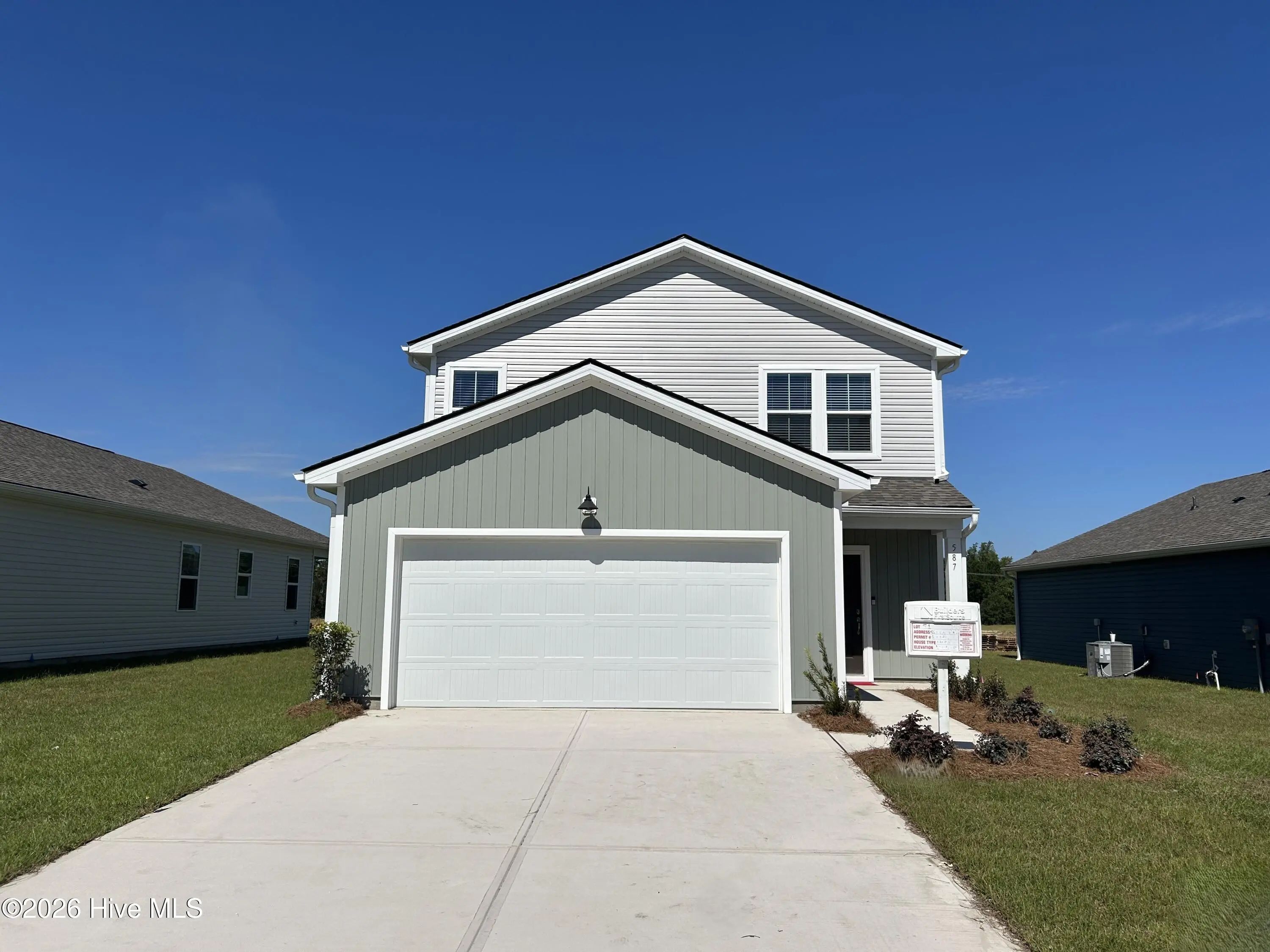 587 Coronado Avenue Se, Leland