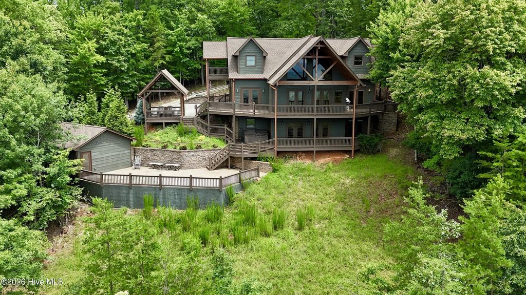 486 Henderson Lane, Wolf Creek