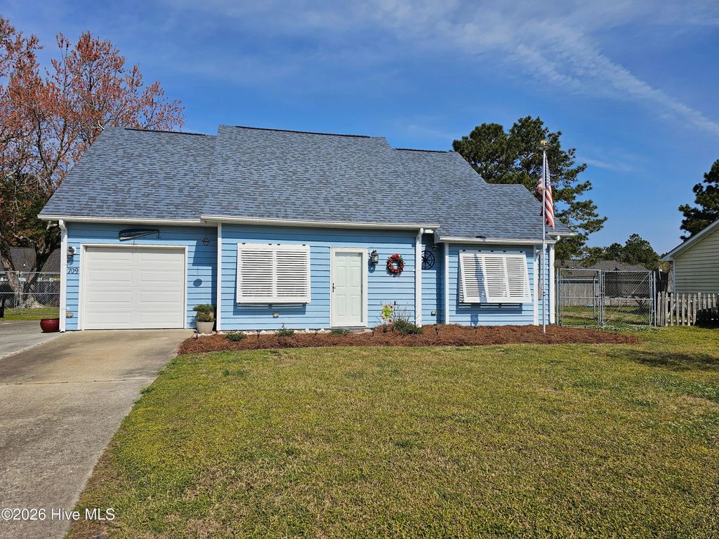 709 Windy Trail, Newport