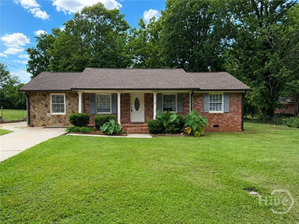 230 Cooper Road, Athens