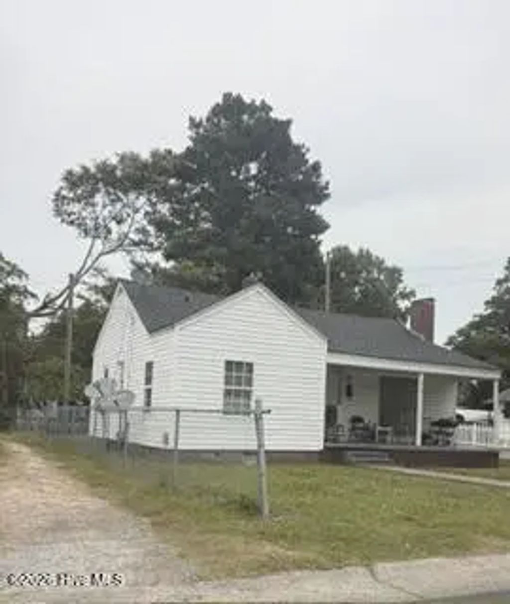 213 E Hillsboro Street, Mount Olive