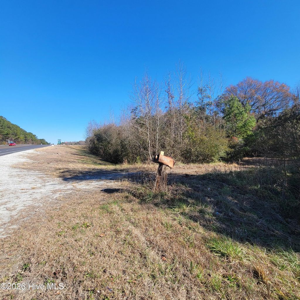 2105 Nc Highway 53 E, Burgaw