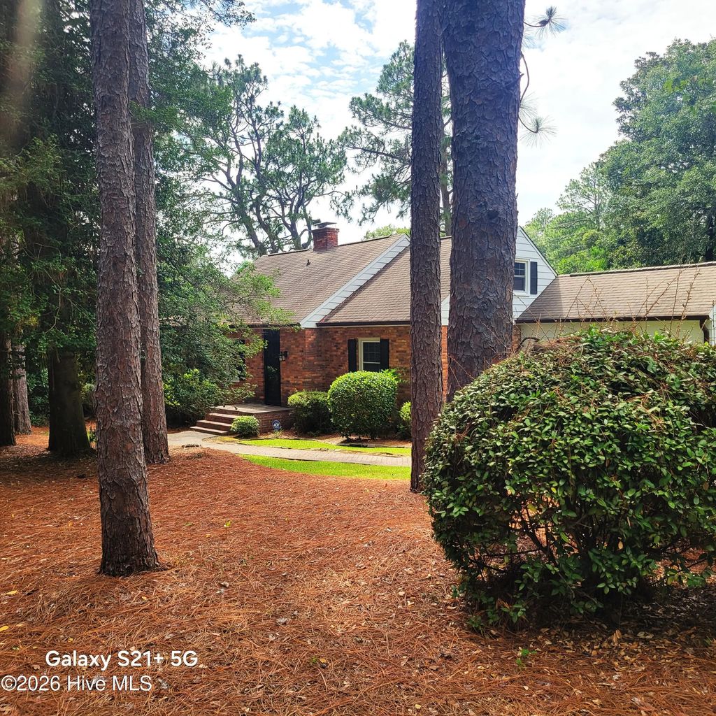 120 Country Club Circle, Southern Pines