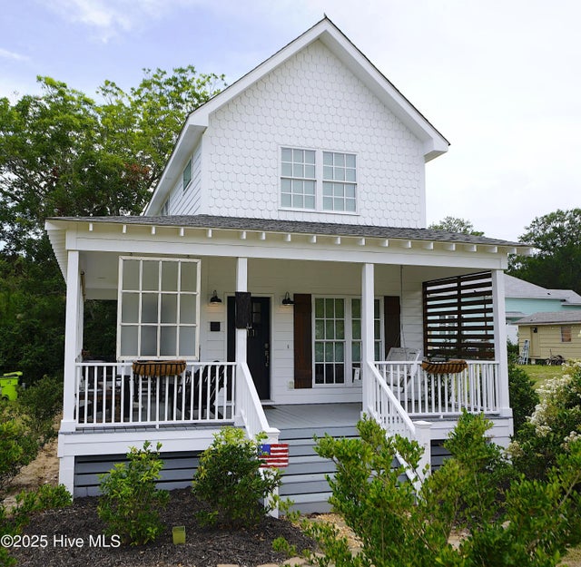 611 Burrington Avenue, Southport