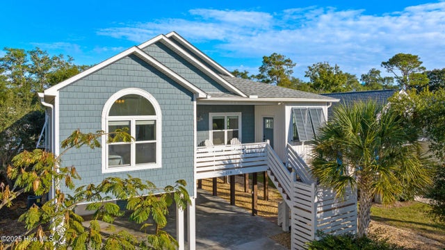 218 Ne 52nd Street, Oak Island