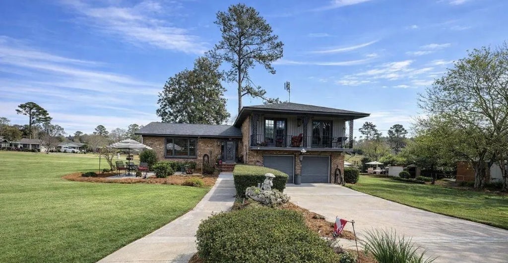 414 Parliament Road, Martinez