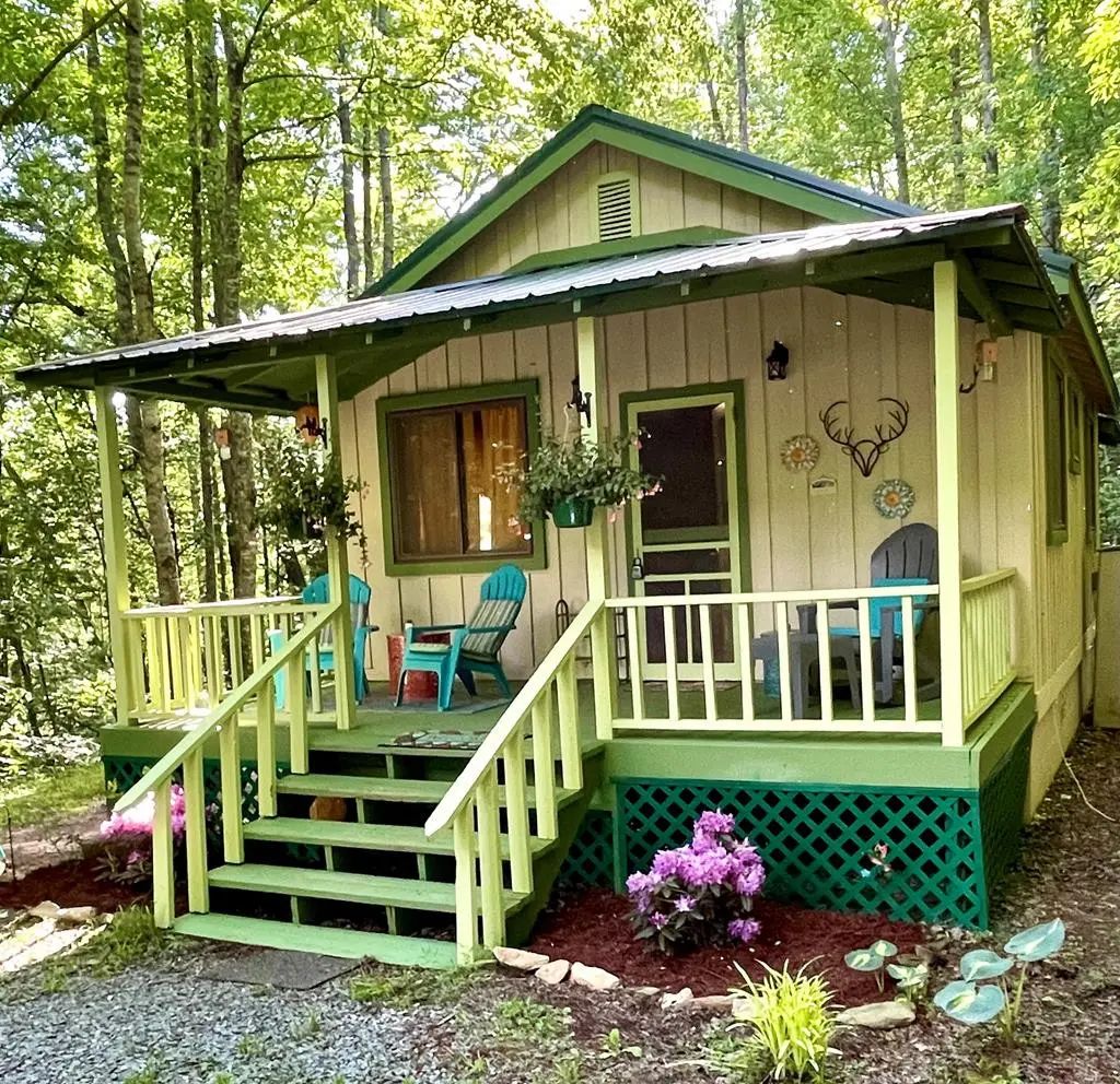 180 Valley Lane, Nantahala