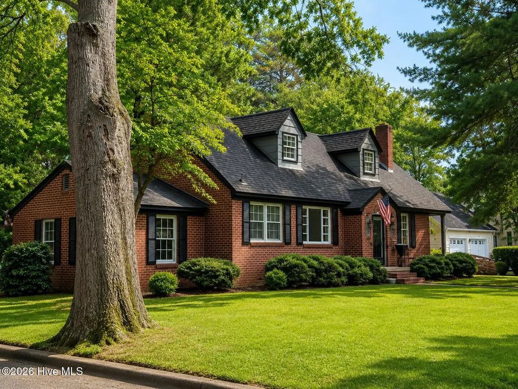 303 Prince Street, Laurinburg