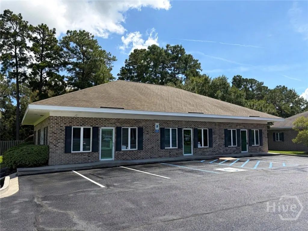 413 W Montgomery Cross 106, Savannah