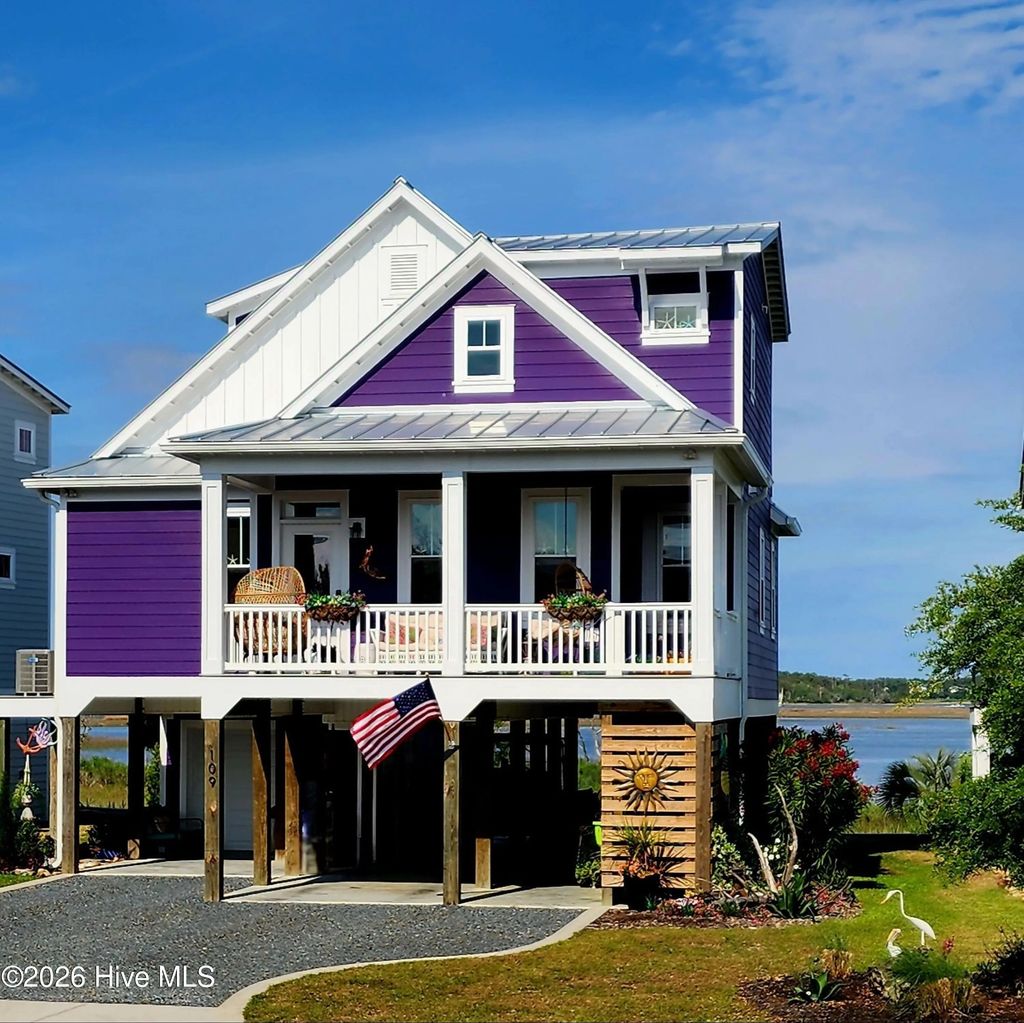 109 Lucas Cove, Oak Island