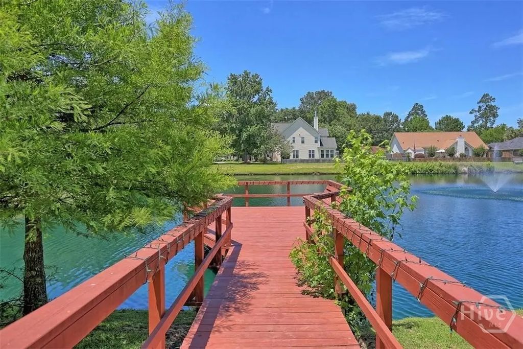 14 Sandy Pond Court, Savannah