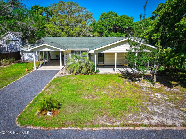 121 Nw 1st Street, Oak Island