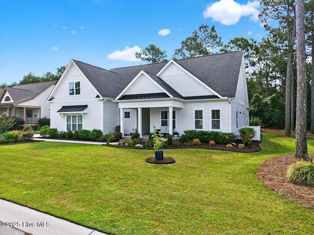 749 Breezewood Drive Se, Bolivia