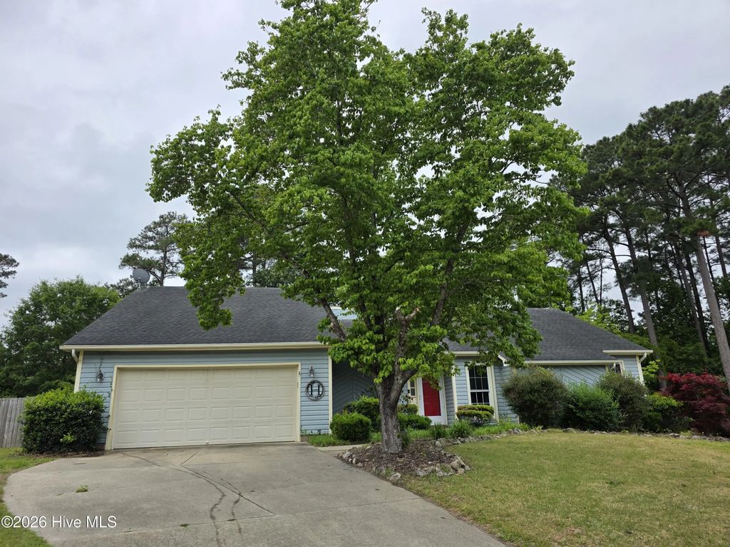 213 Teakwood Place, Midway Park