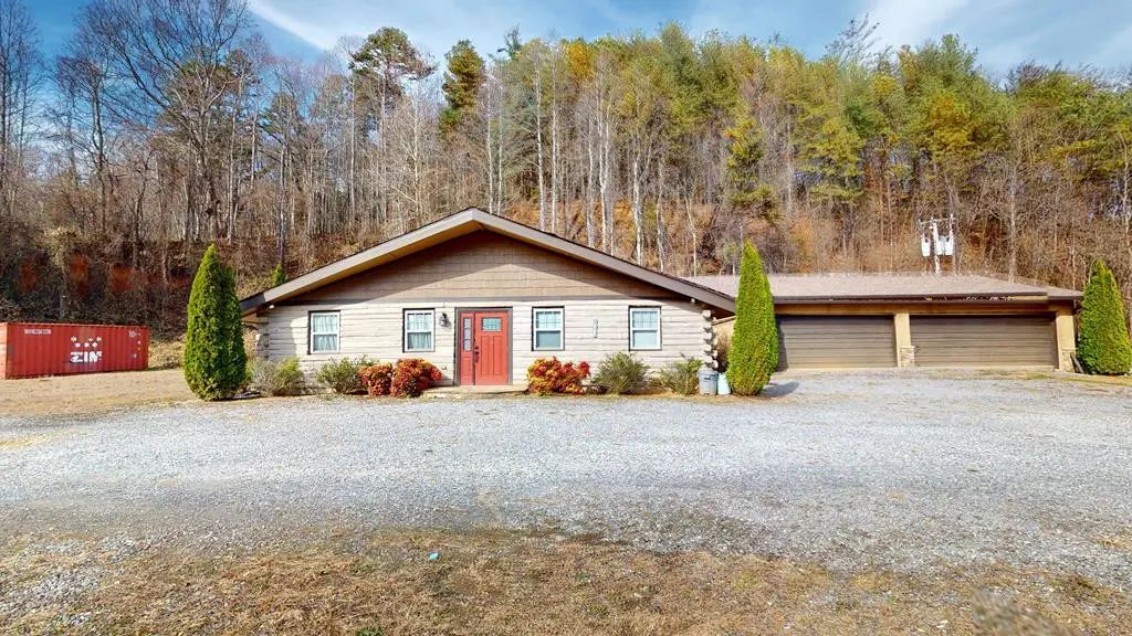6785 Airport Road, Andrews