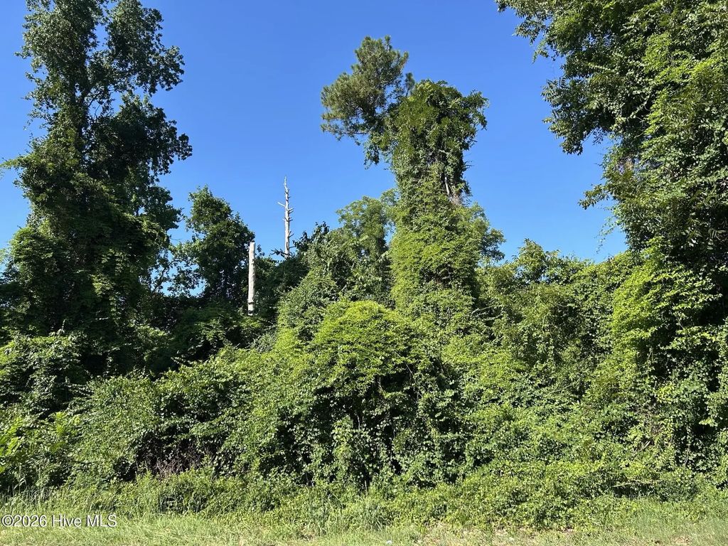 802 E Rockingham Road, Maxton