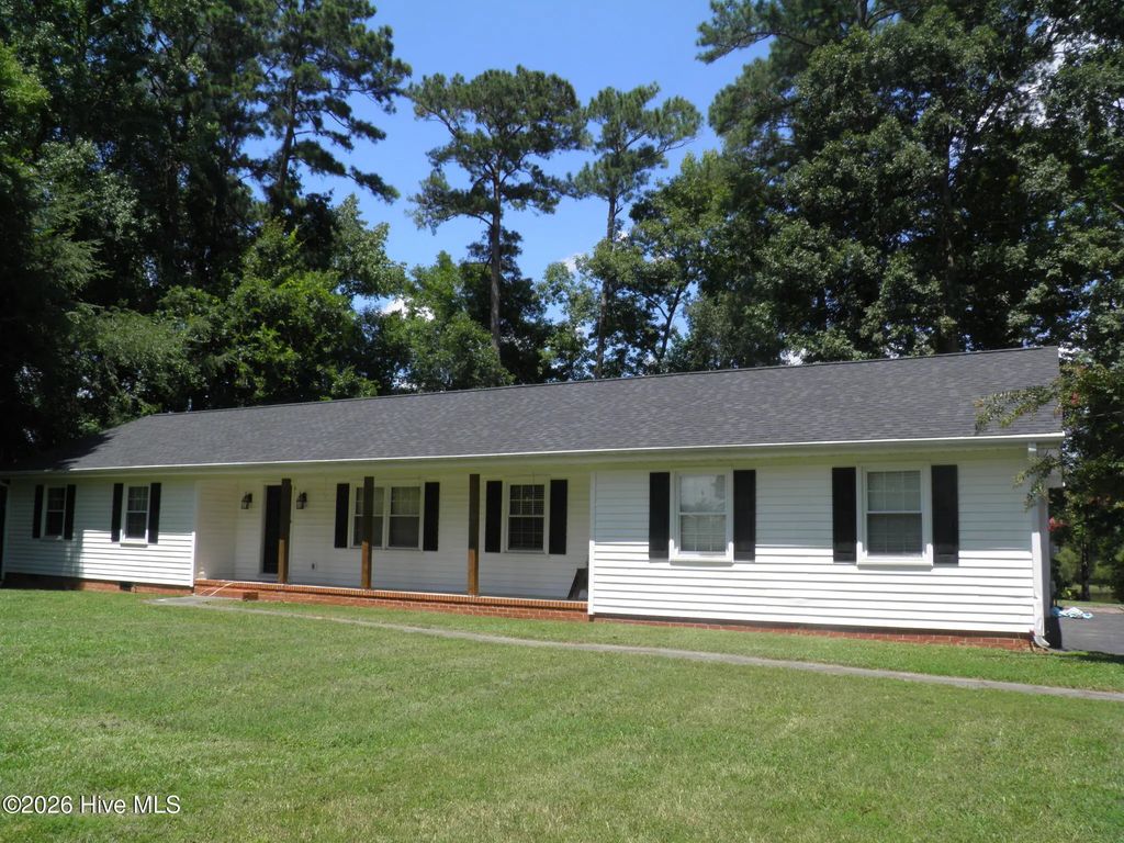 3916 Riviera Drive, Elm City