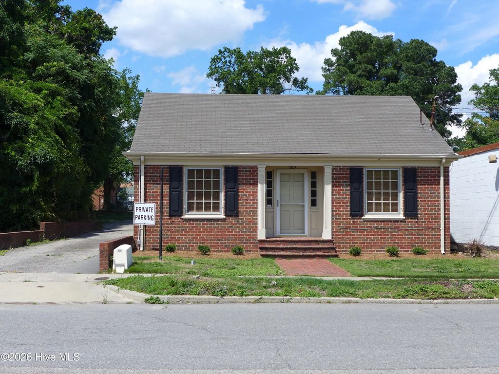 309 E Walnut Street, Goldsboro