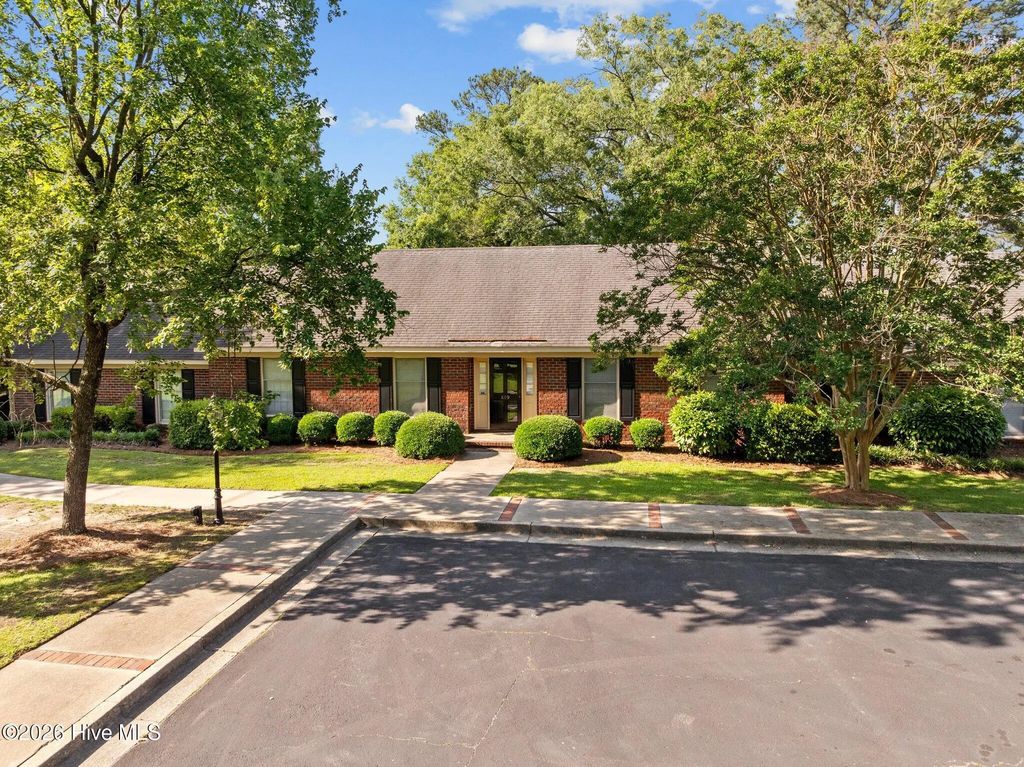 809 Greenbriar Road, Kinston