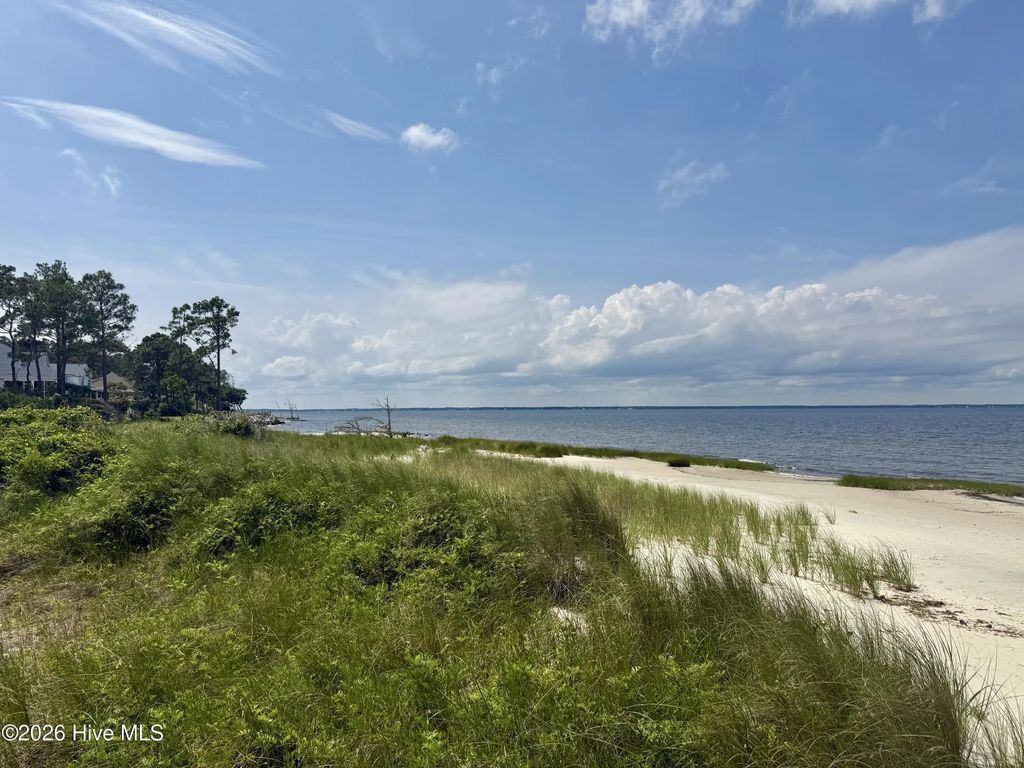 558 Sandy Point Drive, Beaufort