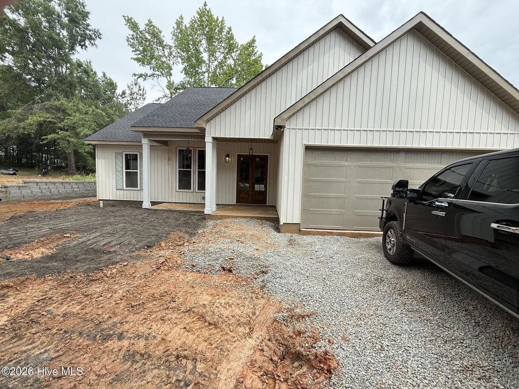 196 Cathy Way, Lincolnton