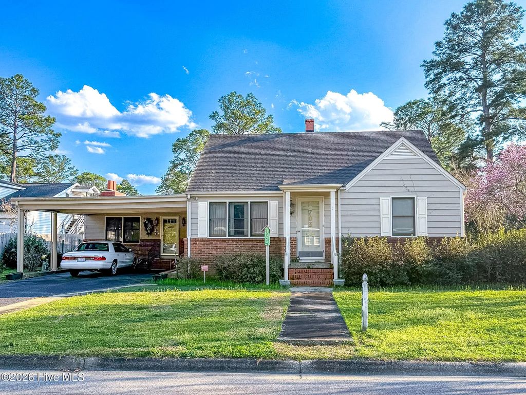 703 W 27th Street, Lumberton