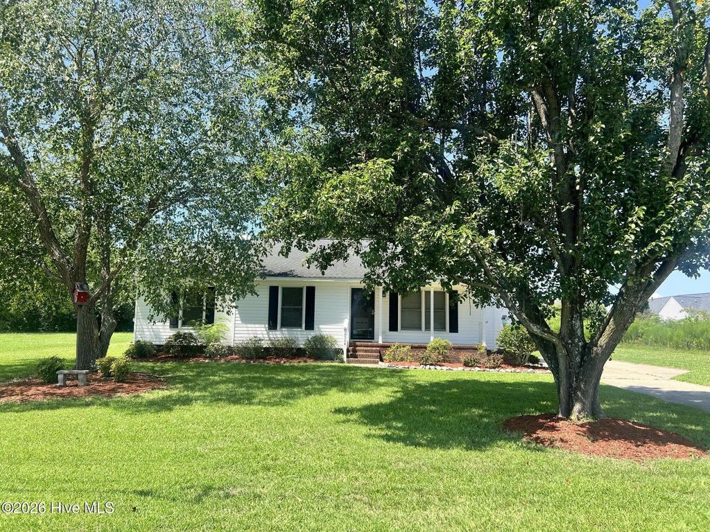 2504 Thomas Langston Road, Winterville