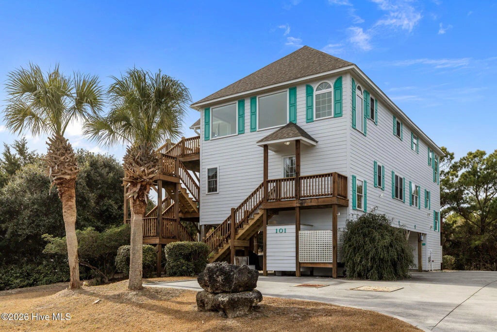 101 Shipwreck Lane E, Emerald Isle