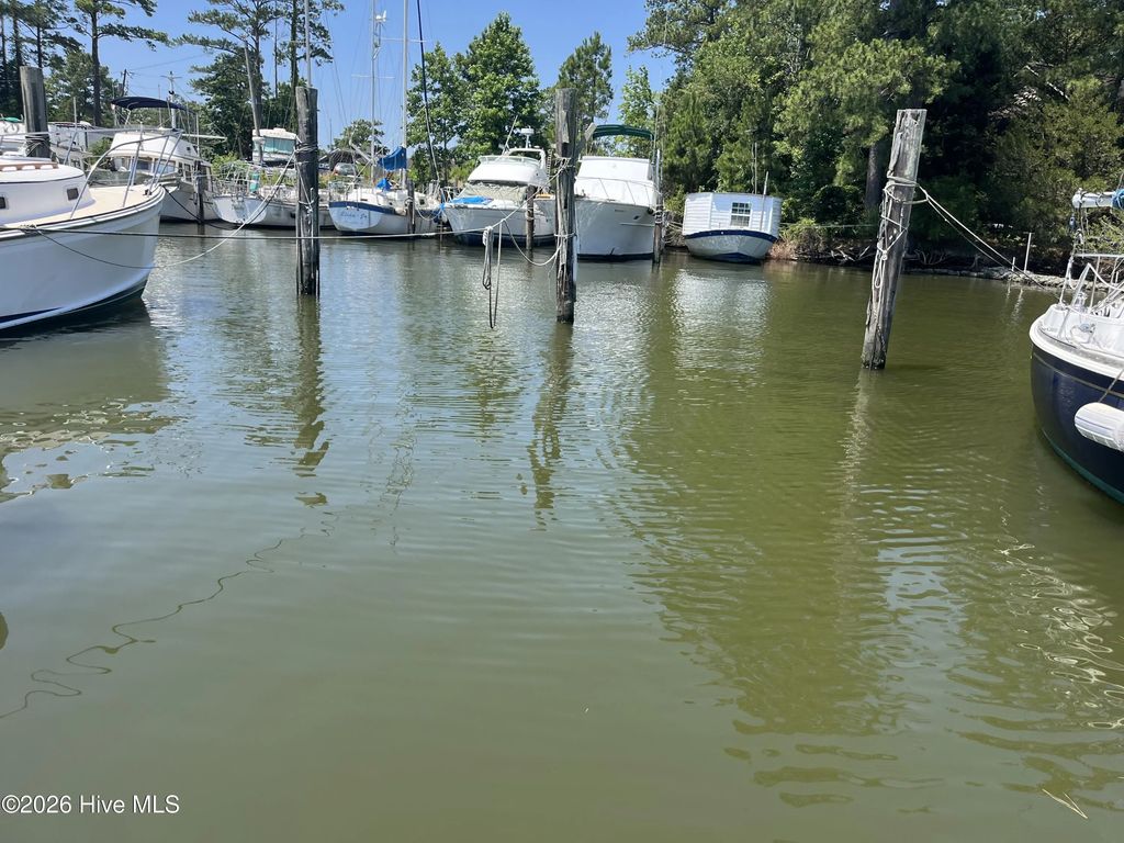 415 Whittaker Point Road 48, Oriental