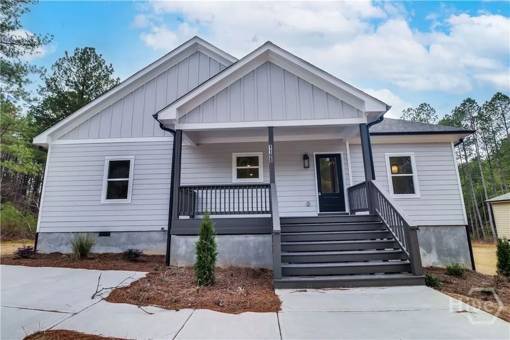 1198 Sunset Cove, Tignall