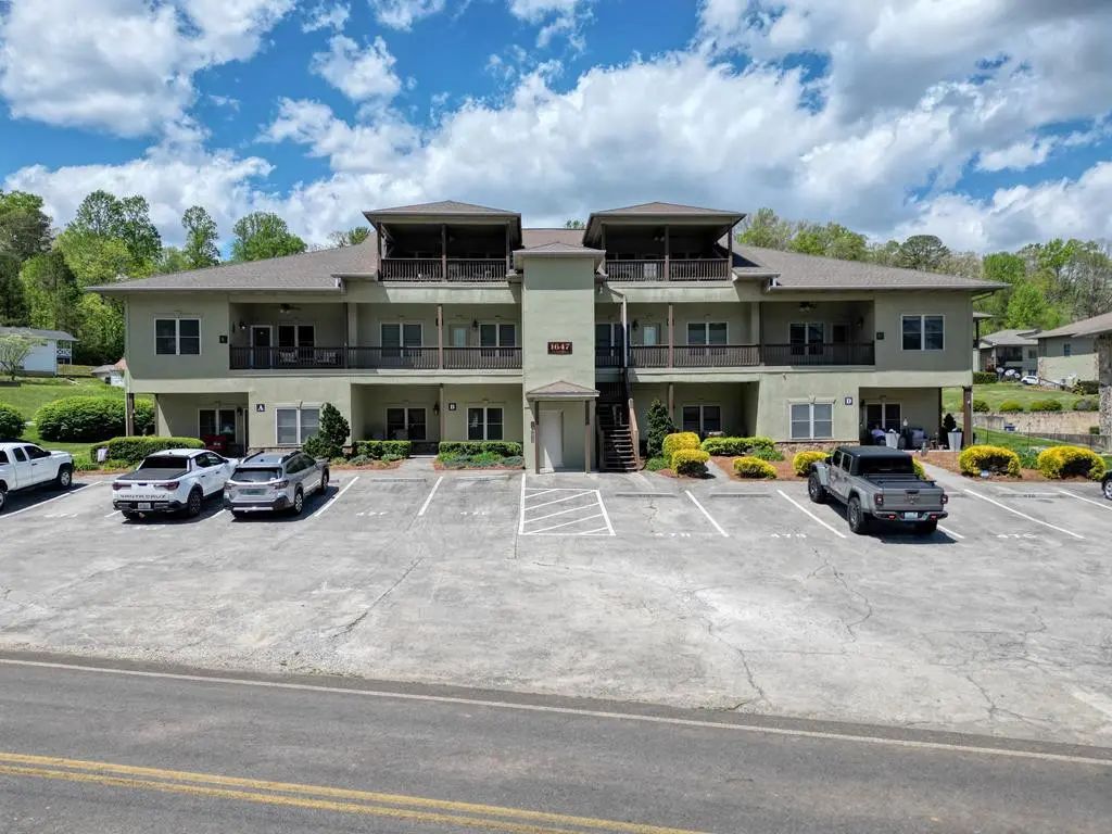 1647e Lakeview Drive, Towns