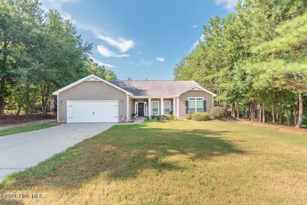 344 Foxchase Circle, Edgefield