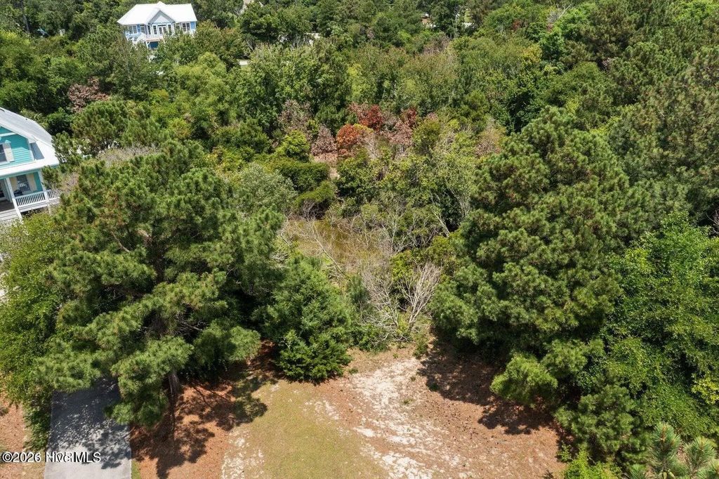 302 Governor Safford Lane, Emerald Isle
