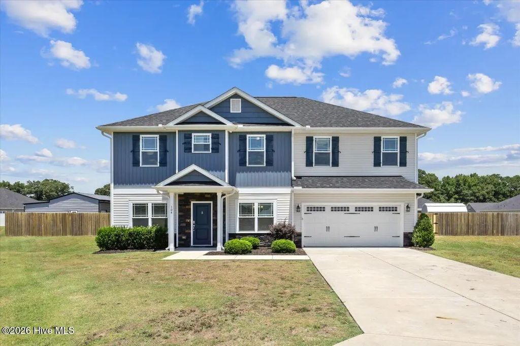104 Mitchell Dean Place, La Grange