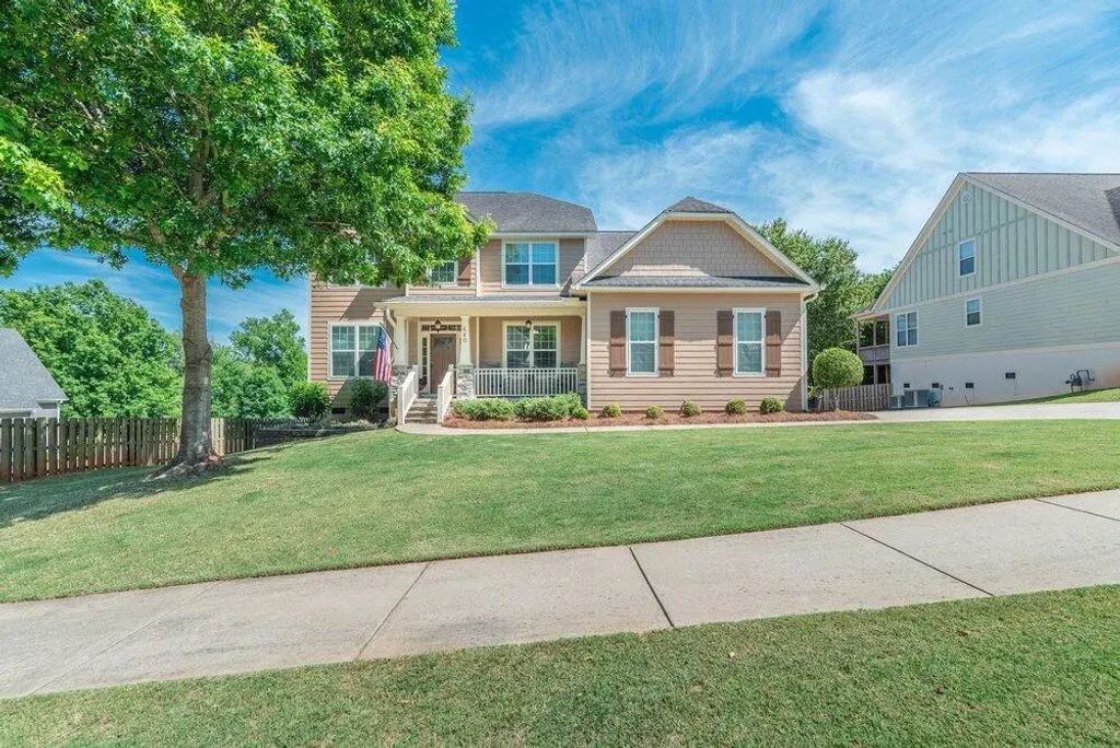 640 Burgamy Pass, Columbia