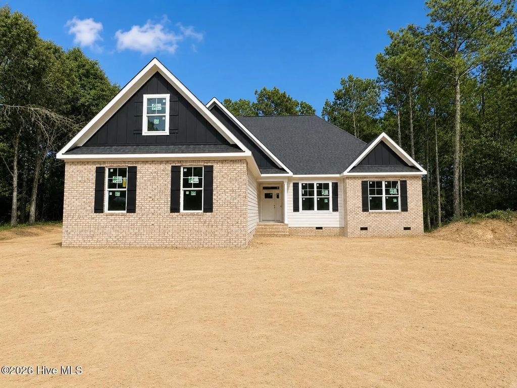 488 Longleaf Drive, West End